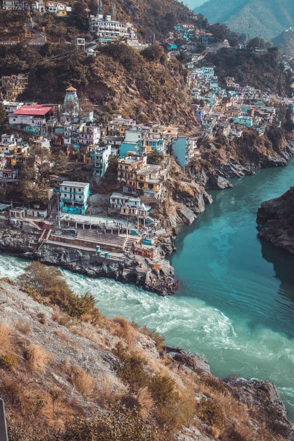 Rishikesh Yoga Guide 2026: Best Ashrams, Ganga Aarti & Complete Insider Tips